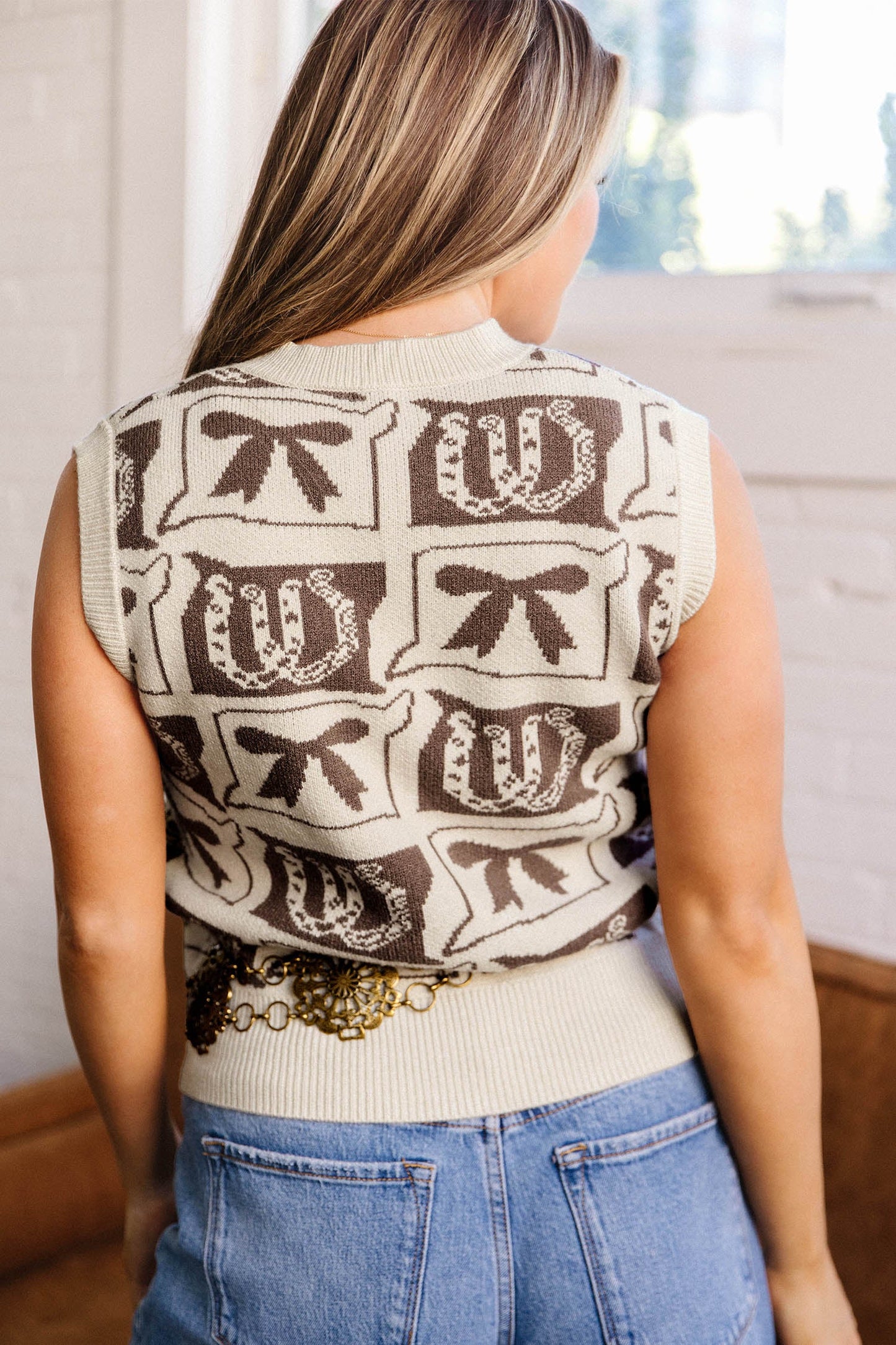Horseshoe Bow Printed Sweater Vest