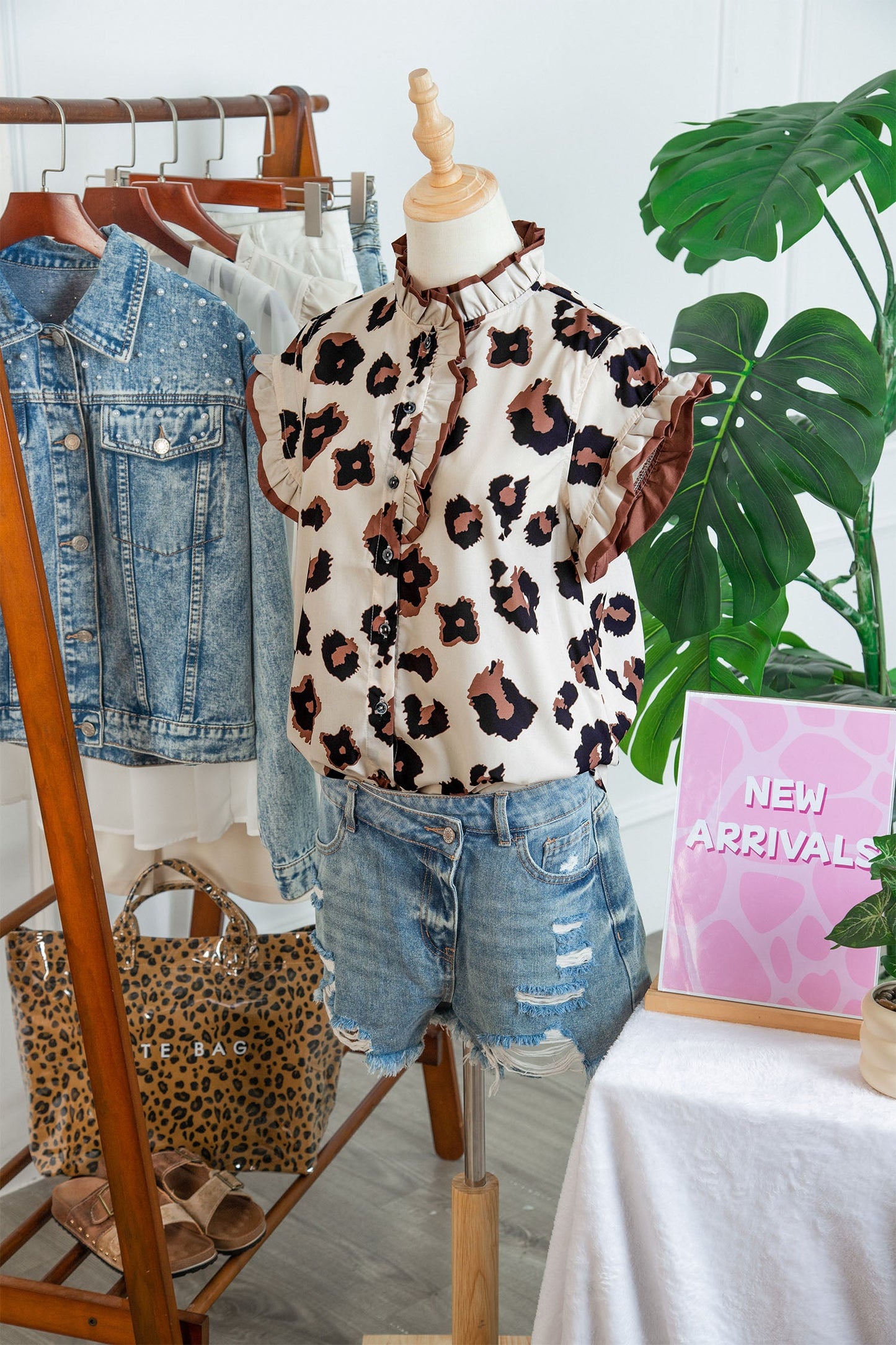 Leopard Printed Ruffle Sleeve Blouse