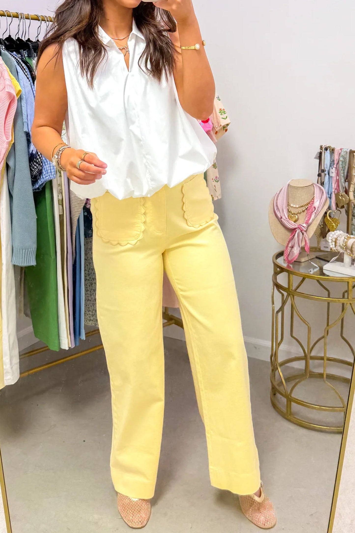 White Solid Color Scalloped Patch Pocket Shift Jeans