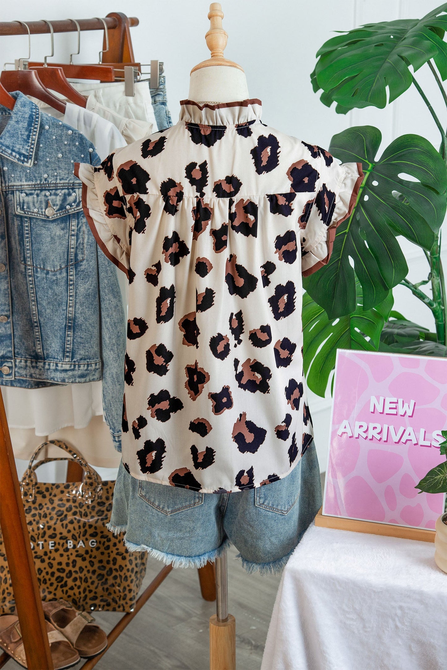Leopard Printed Ruffle Sleeve Blouse