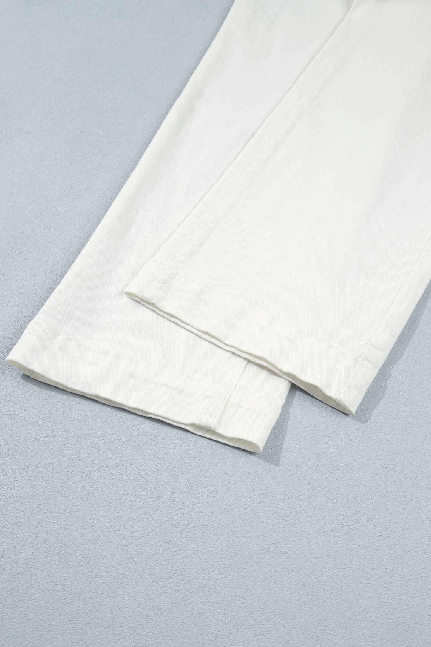 White Solid Color Scalloped Patch Pocket Shift Jeans