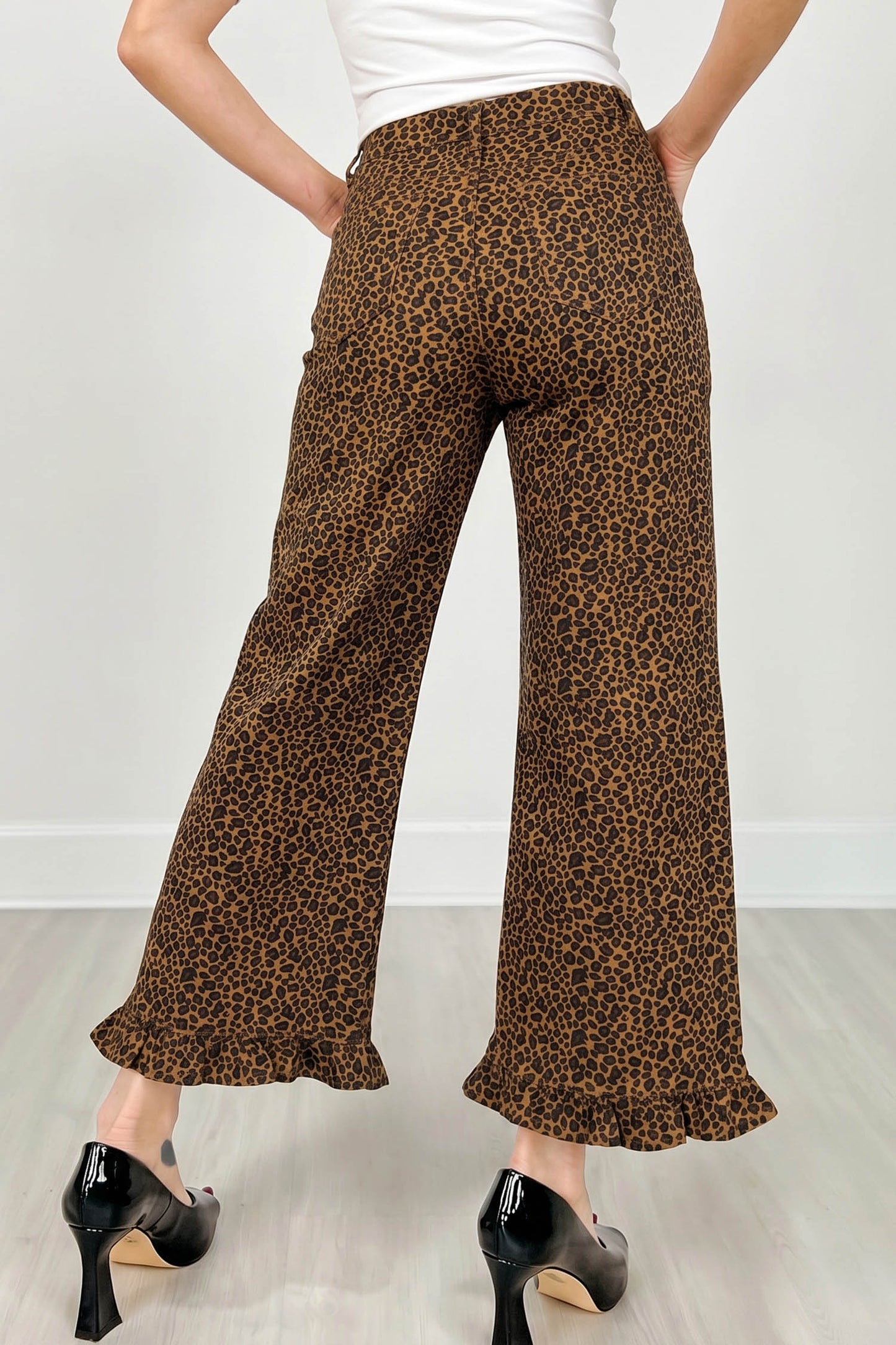 Leopard Print Ruffled Hem Shift Jeans