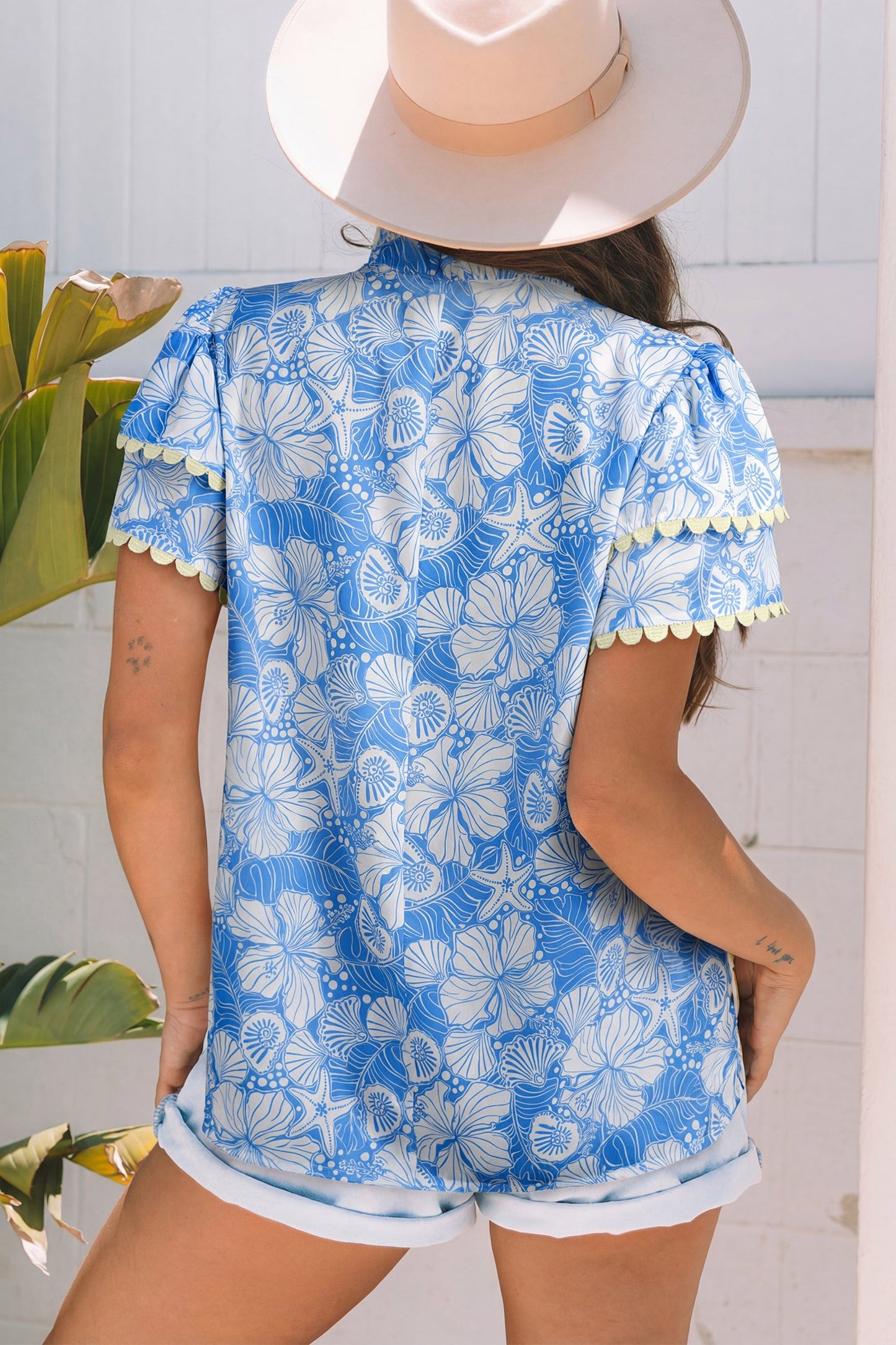Floral Print Scalloped Trim V Neck Blouse